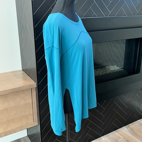 Lululemon/ EUC Long sleeve top Sz 6 - Picture 3 of 4